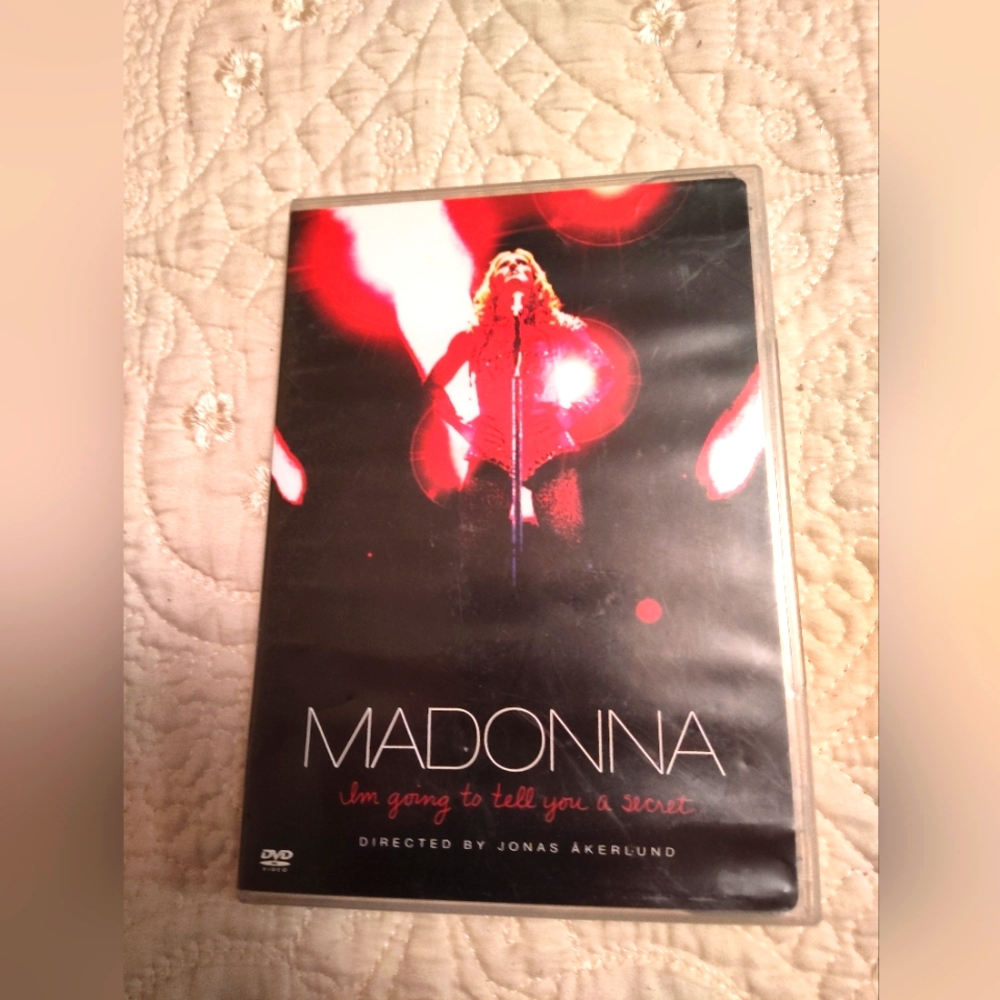 Madonna " I'm gonna tell you a secret" DVD